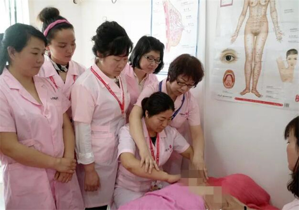 郑州产后康复培训学费多少钱?值不值得投资?(图1) 郑州产后康复培训学费多少钱?值不值得投资?(图1)