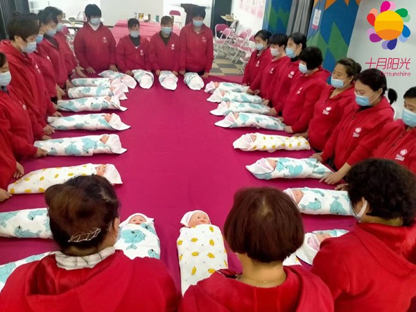 月嫂培训：从换尿布到科学育儿，全搞定(图2)