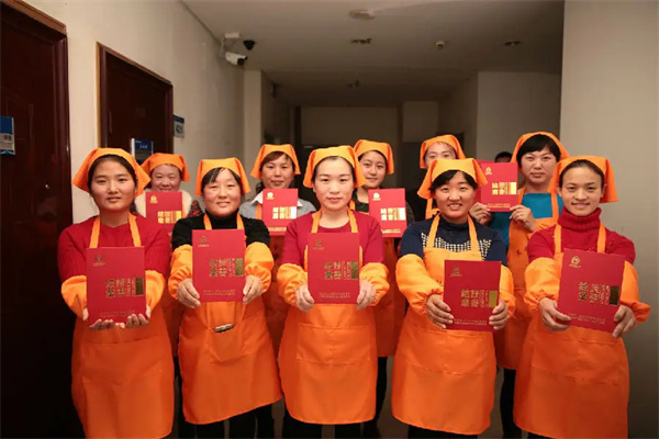 40岁女性转行做月嫂，培训费用和就业有区别吗？(图2)